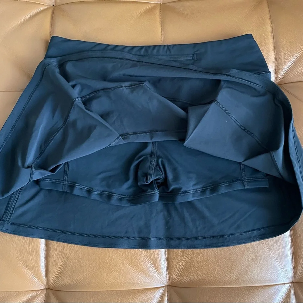 🔥Lululemon Athletica black skort. Size 4. Like new/ barely worn - Picture 9 of 14